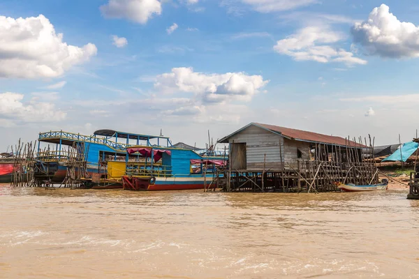 Chong Khneas Pueblo Flotante Cerca Siem Reap Camboya Día Verano —  Fotos de Stock