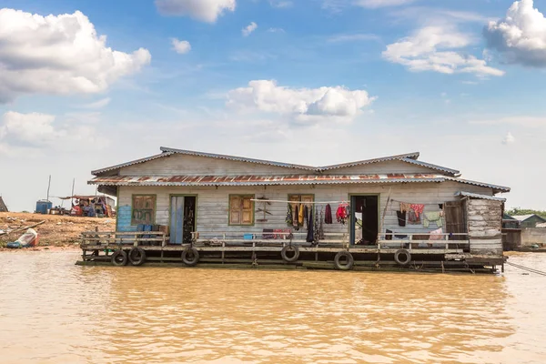 Chong Khneas Pueblo Flotante Cerca Siem Reap Camboya Día Verano — Foto de Stock