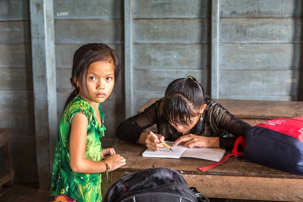 Chong Khneas Cambodja Juni 2018 Cambodjaanse Studenten Drijvende School Chong — Stockfoto