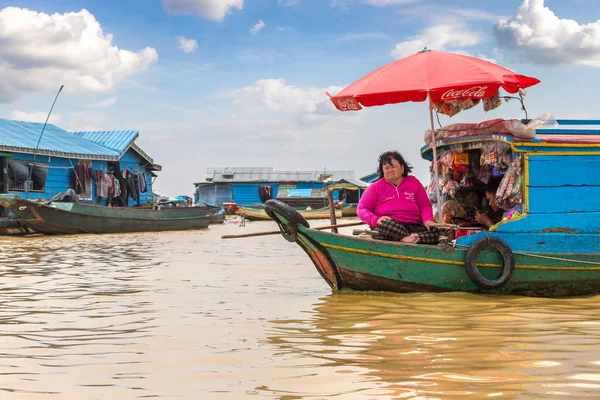 Chong Khneas Cambodia June 2018 Women Selling Vegetable Fruit Boat — Stock Photo, Image
