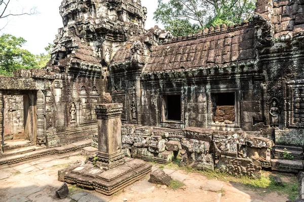 Banteay Kdei tapınağıdır Khmer antik tapınak Siem Reap içinde karmaşık Angkor Wat, Kamboçya'da bir yaz günü