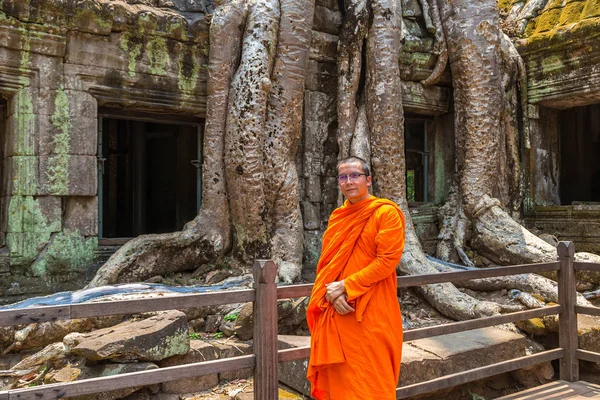 Siem Reap Cambodia Junho 2018 Monge Budista Nas Ruínas Templo — Fotografia de Stock