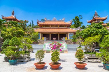 Uzun oğlu pagoda Nha Trang, Vietnam'da bir yaz günü içinde