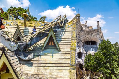 Da Lat, Vietnam - 19 Haziran 2018: Vietnam'da Dalat, bir yaz günü çılgın House (asmak Nga guesthouse)