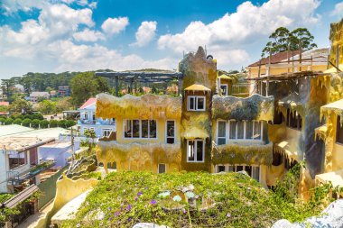 Da Lat, Vietnam - 19 Haziran 2018: Vietnam'da Dalat, bir yaz günü çılgın House (asmak Nga guesthouse)