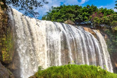 Bir yaz günü Dalat, Vietnam için fil şelale