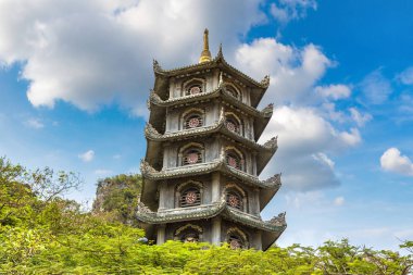 Budist Tapınağı'nda Danang, Vietnam için mermer dağlarda bir yaz günü