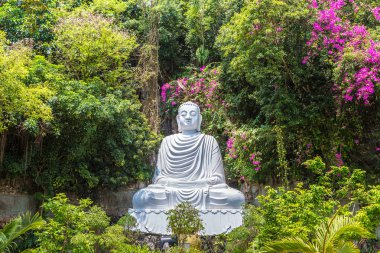 Budist Tapınağı'nda Danang, Vietnam için mermer dağlarda bir yaz günü