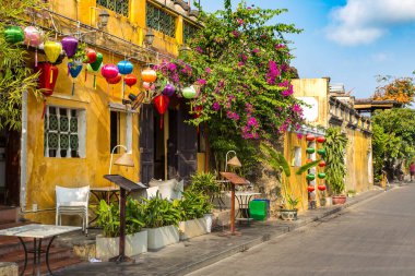 Renkli sokak Hoi An, Vietnam bir yaz günü içinde