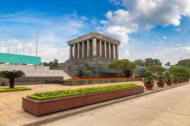 Ho Chi Minh Mausoleum Hanoi, Vietnam bir yaz günü içinde