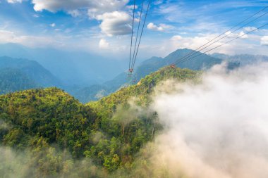 Fancipan Cable Car bir yaz günü Sapa, Lao Cai, Vietnam