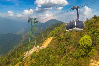 Fancipan Cable Car bir yaz günü Sapa, Lao Cai, Vietnam