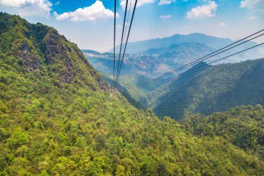 Fancipan Cable Car bir yaz günü Sapa, Lao Cai, Vietnam