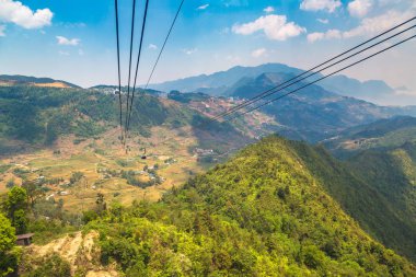 Fancipan Cable Car bir yaz günü Sapa, Lao Cai, Vietnam