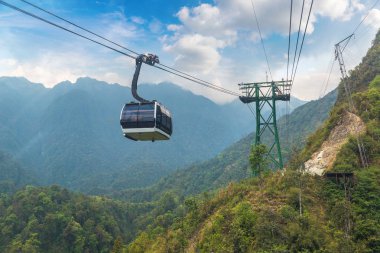 Fancipan Cable Car bir yaz günü Sapa, Lao Cai, Vietnam
