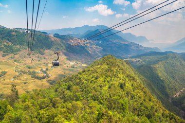 Fancipan Cable Car bir yaz günü Sapa, Lao Cai, Vietnam