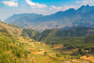 Panoramik Terraced pirinç alan bir yaz günü Sapa, Lao Cai, Vietnam