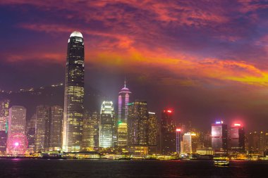 Victoria Harbour Hong Kong yaz geceleri