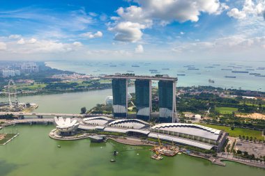 Singapur - 23 Haziran 2018: Hava panoramik Marina Bay Sands hotel Singapur yaz günü adlı