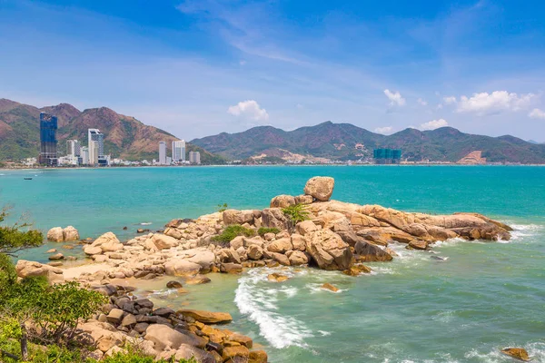 Tatlım Chong cape Nha Trang, Vietnam'da bir yaz günü, taş bahçe