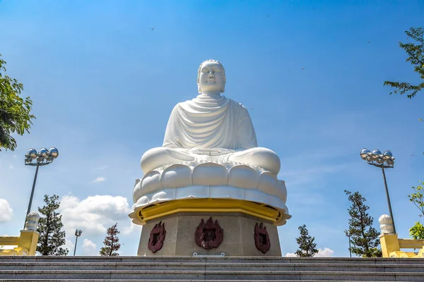 Grande Buda Branco Long Son Pagode Nha Trang Vietnã Dia — Fotografia de Stock