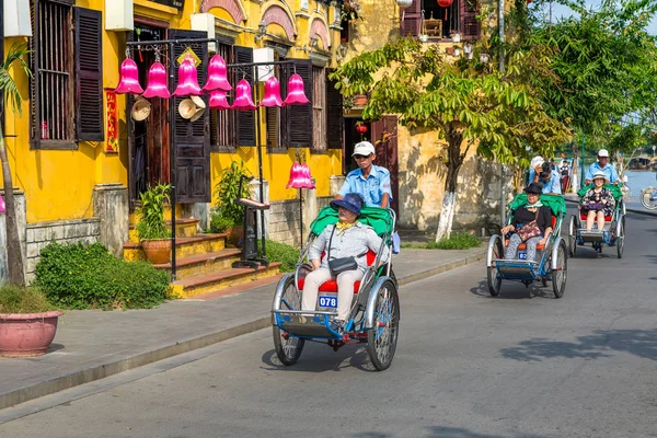 Hoi Vietnam Haziran 2018 Geleneksel Yclo Çekçek Sürüş Hoi Vietnam — Stok fotoğraf