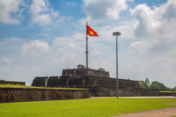 Βιετνάμ Σημαία Πύργος Κούνια Απόχρωση Ακρόπολη Βασιλικό Ανάκτορο Απαγορευμένη Πόλη — Φωτογραφία Αρχείου