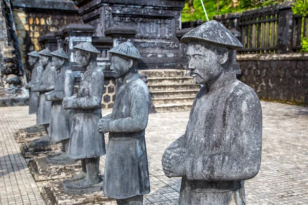 Khai Dinh Türbesi Manadarin hnour ile bir yaz günü Hue, Vietnam koru