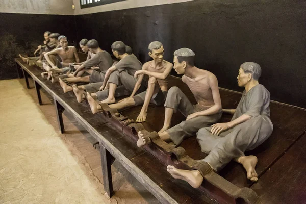 Hanoi Vietnam June 2018 Memorial Jail Interior Models Prisoners Sculptures — Stock Photo, Image