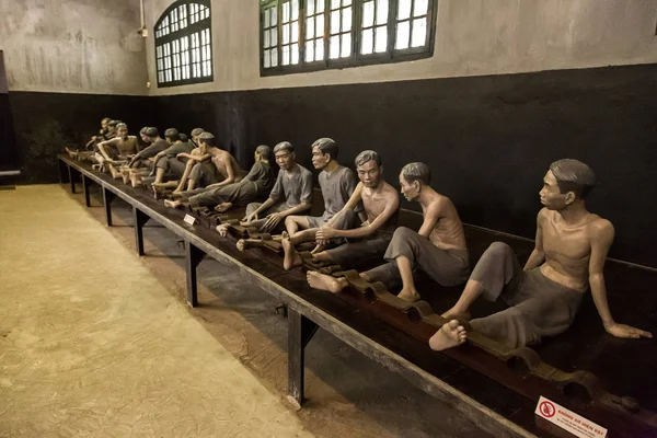 Ханой Вьетнам Июня 2018 Года Интерьер Мемориальной Тюрьмы Скульптурами Заключенных — стоковое фото