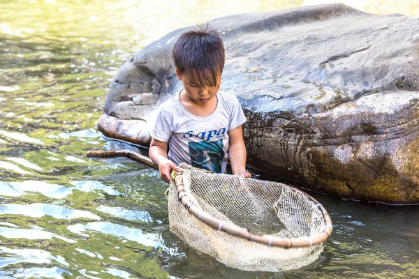 Sapa Vietnam Juin 2018 Pêche Rivière Sapa Lao Cai Vietnam — Photo