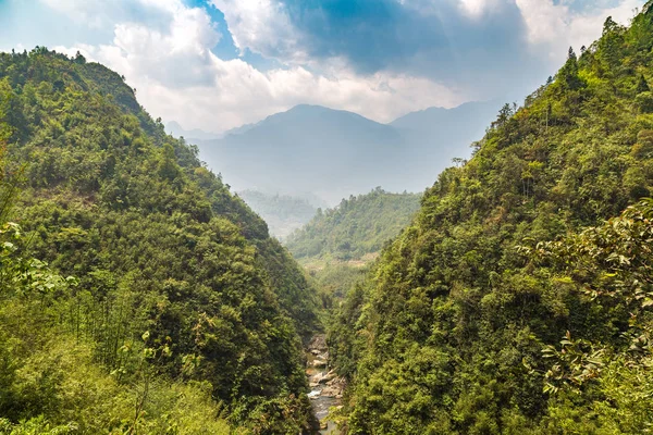 Panoramik Terraced pirinç alan bir yaz günü Sapa, Lao Cai, Vietnam