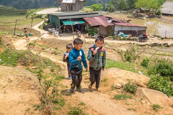 Sapa Vietnam Junio 2018 Niños Minorías Étnicas Sapa Lao Cai — Foto de Stock
