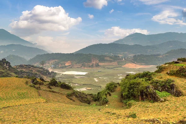 Panoramik Terraced pirinç alan bir yaz günü Sapa, Lao Cai, Vietnam