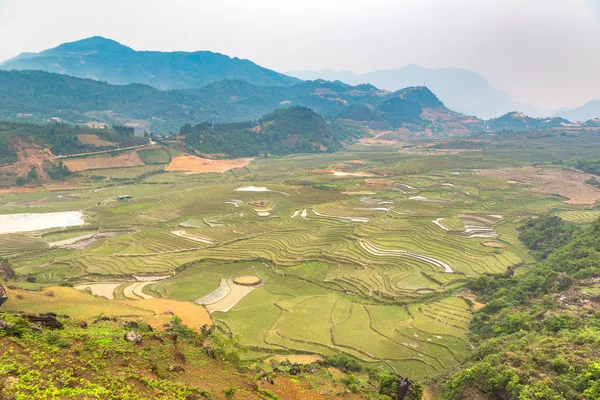 Panoramik Terraced pirinç alan bir yaz günü Sapa, Lao Cai, Vietnam