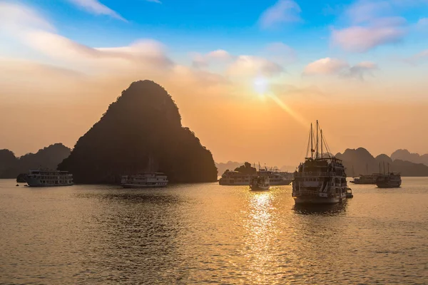 stock image Sunset in Halong bay, Vietnam in a summer day