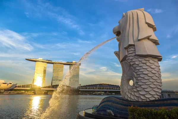 Singapur Junio 2018 Marina Bay Sands Estatua Fuente Merlion Símbolo —  Fotos de Stock