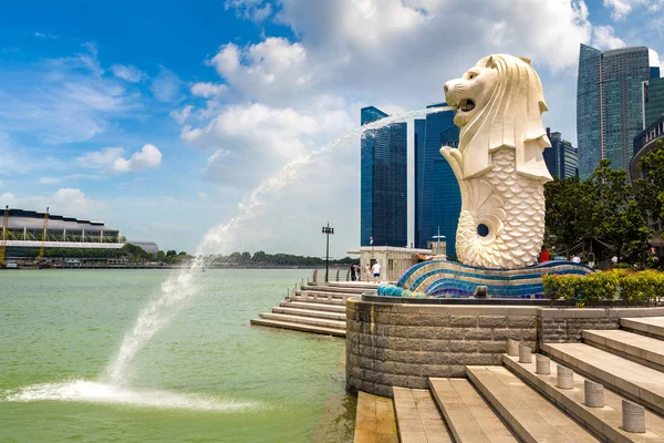 Singapur Junio 2018 Estatua Fuente Merlion Símbolo Singapur Día Verano —  Fotos de Stock