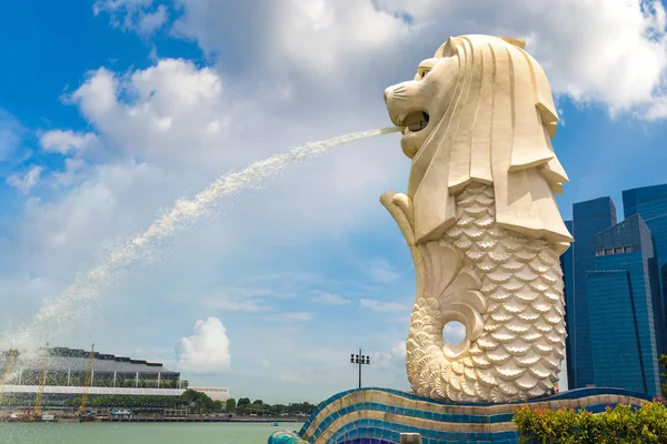 Cingapura Junho 2018 Estátua Fonte Merlion Símbolo Singapura Dia Verão — Fotografia de Stock