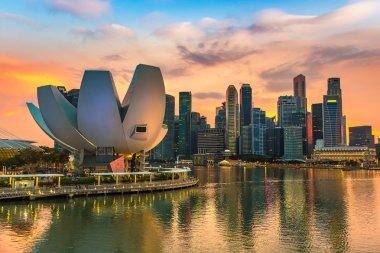 Singapur - 23 Haziran 2018: Sanat Müzesi ve bilim Singapur yaz gün