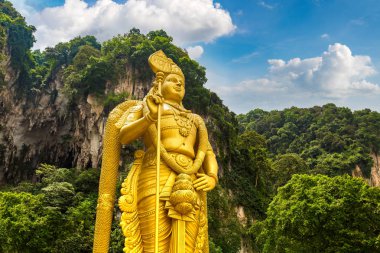 Hindu tanrısı erdal Batu, heykeli mağara Kuala Lumpur, Malezya yaz gününde