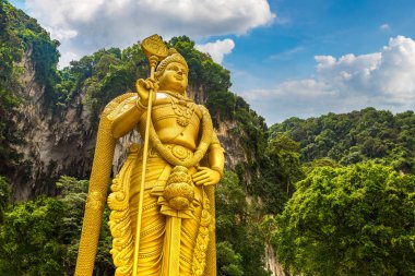 Hindu tanrısı erdal Batu, heykeli mağara Kuala Lumpur, Malezya yaz gününde