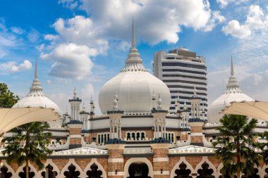 Sultan Abdul Samad Jamek Camii (Mescidi Jamek) Kuala Lumpur, Malezya 'da yaz günü