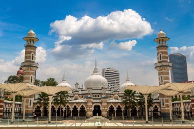 Sultan Abdul Samad Jamek Camii (Mescidi Jamek) Kuala Lumpur, Malezya 'da yaz günü