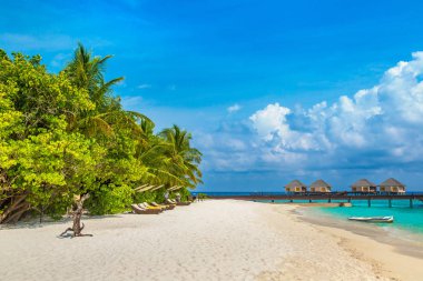 Maldivler - 24 Haziran 2018: Yaz günü, Maldivler tropikal plaj