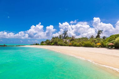 Maldivler - 24 Haziran 2018: Yaz günü, Maldivler tropikal plaj