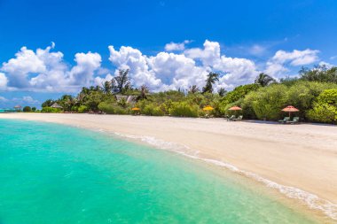 Maldivler - 24 Haziran 2018: Yaz günü, Maldivler tropikal plaj