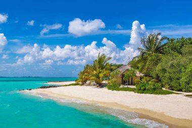 Maldivler - 24 Haziran 2018: Yaz günü, Maldivler tropikal plaj