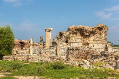 Antik kentin Efes, bir güzel yaz günü Türkiye'de antik Yunan şehir kalıntıları