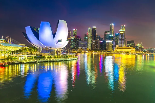 Singapur - 23 Haziran 2018: Sanat Müzesi ve bilim Singapur yaz gün